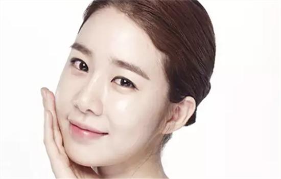 悦梦姿教你如何画出自然又好看的妆容？七步瞬间让你变女神